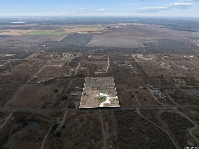 $650,000 | 300 County Road 5781, Castroville, TX 78009