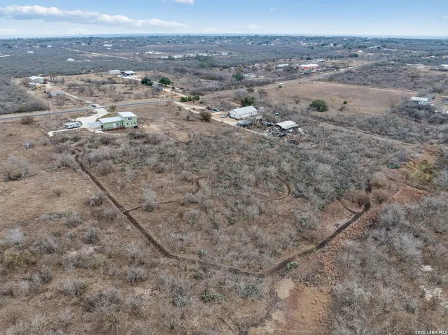 $650,000 | 300 County Road 5781, Castroville, TX 78009