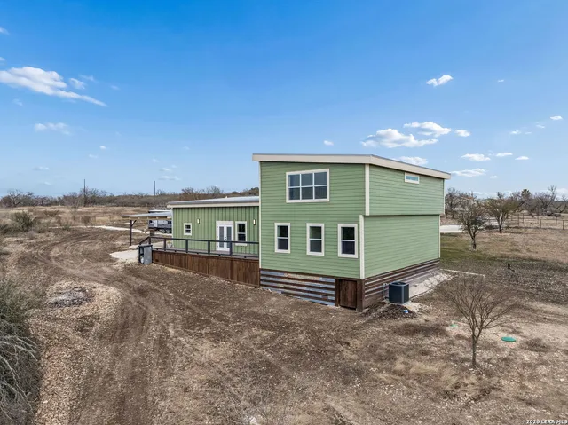 $650,000 | 300 County Road 5781, Castroville, TX 78009
