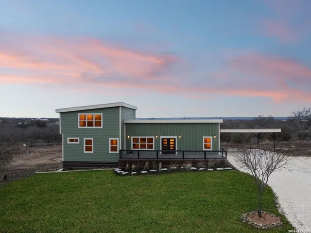 $650,000 | 300 County Road 5781, Castroville, TX 78009