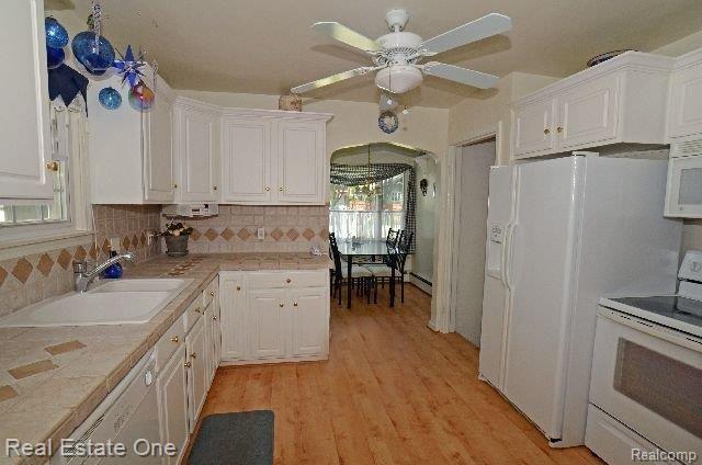 363 Highland Avenue Rochester, MI 48307 - Photo 4 of 21 Bright and Clean!