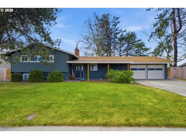 $445,000 | 825 West Ridgeway Avenue, Hermiston, OR 97838