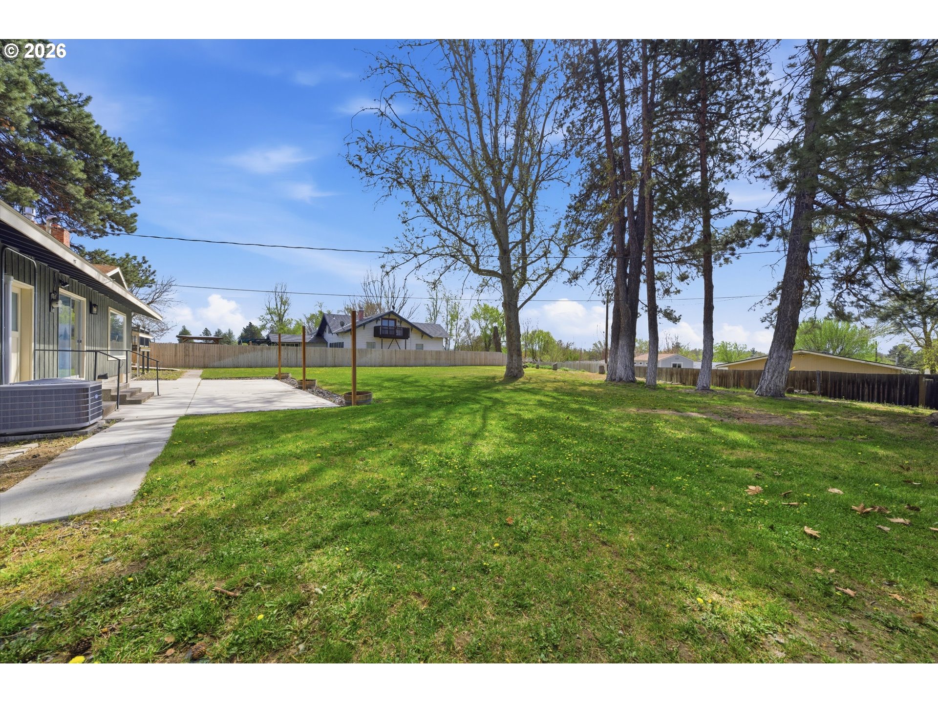 825 West Ridgeway Avenue Hermiston, OR 97838 - Photo 31 of 33
