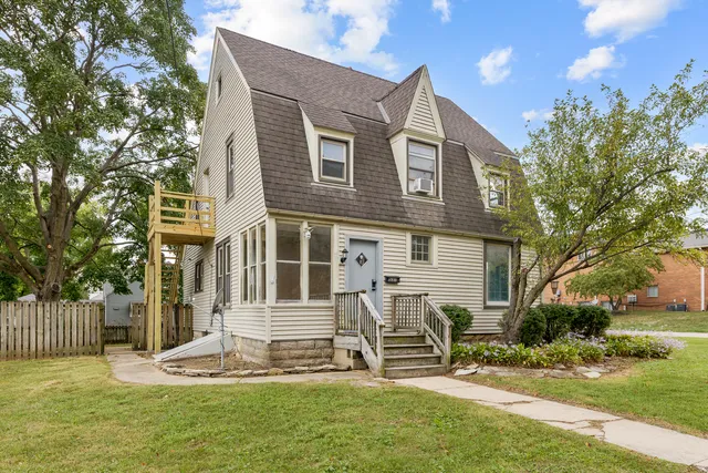 $290,000 | 537 Hartford Avenue, Aurora, IL 60506