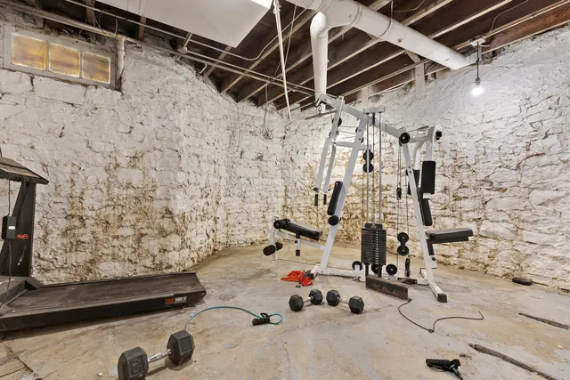 $290,000 | 537 Hartford Avenue, Aurora, IL 60506