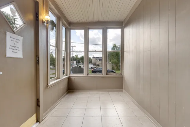 $290,000 | 537 Hartford Avenue, Aurora, IL 60506