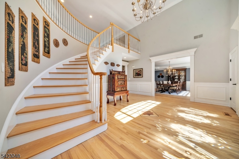 42 Calais Road Mendham, NJ 07945 - Photo 4 of 50