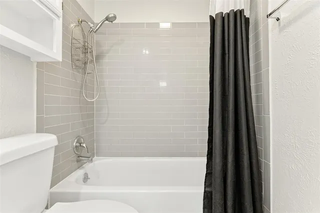 $2,200 | 301 Hallmark Drive, Arlington, TX 76011