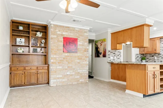 $2,200 | 301 Hallmark Drive, Arlington, TX 76011