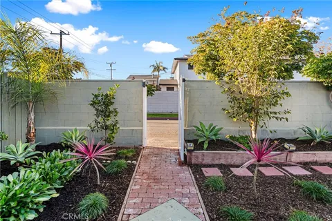 $965,000 | 1741 Tustin Avenue, Unit 11A, Costa Mesa, CA 92627