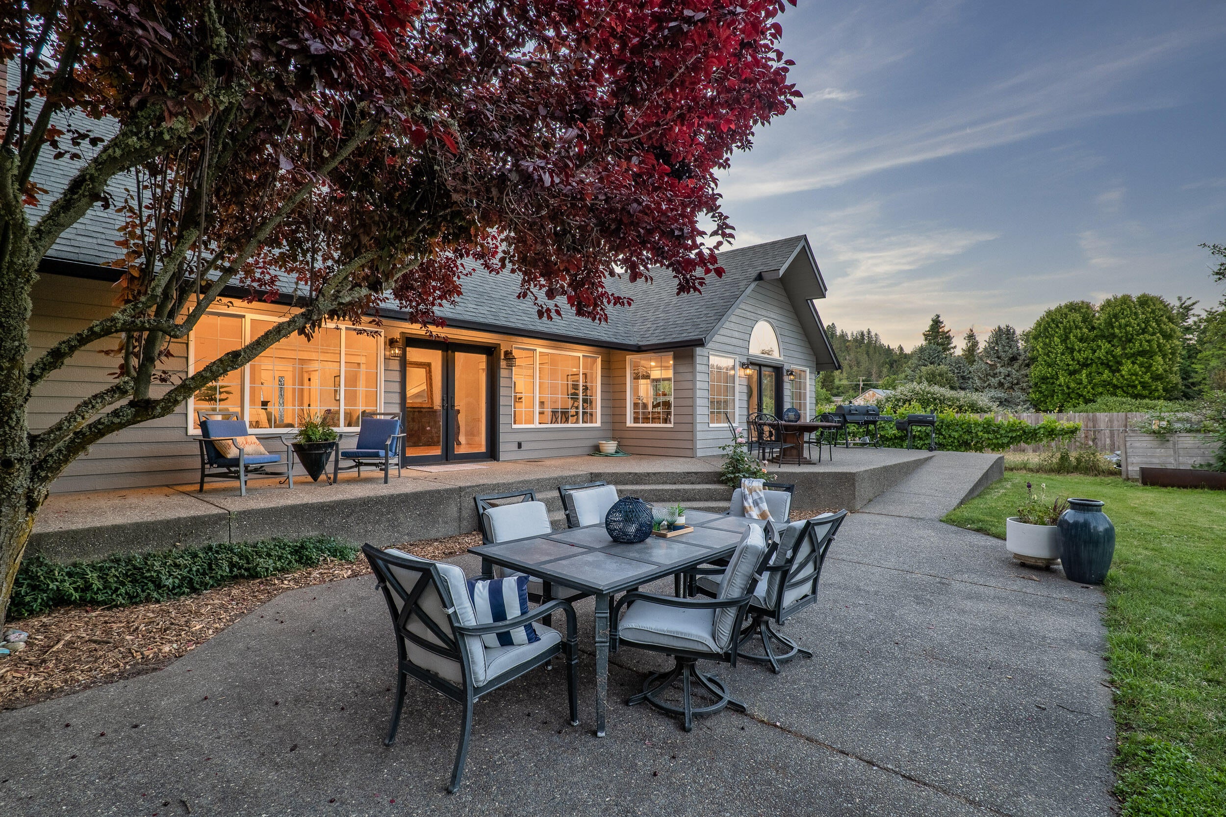 8442 New Hope Road Grants Pass, OR 97527 - Photo 58 of 84 Back Patio at Twilight