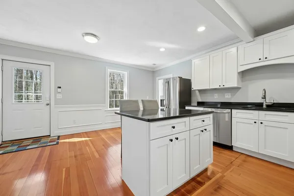 $449,900 | 125 Singletary Avenue, Sutton, MA 01590