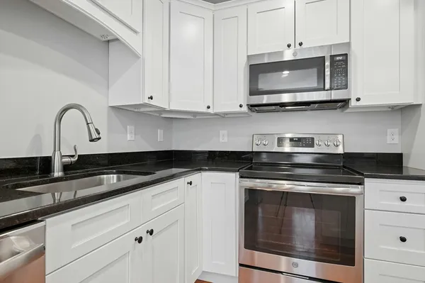 $449,900 | 125 Singletary Avenue, Sutton, MA 01590