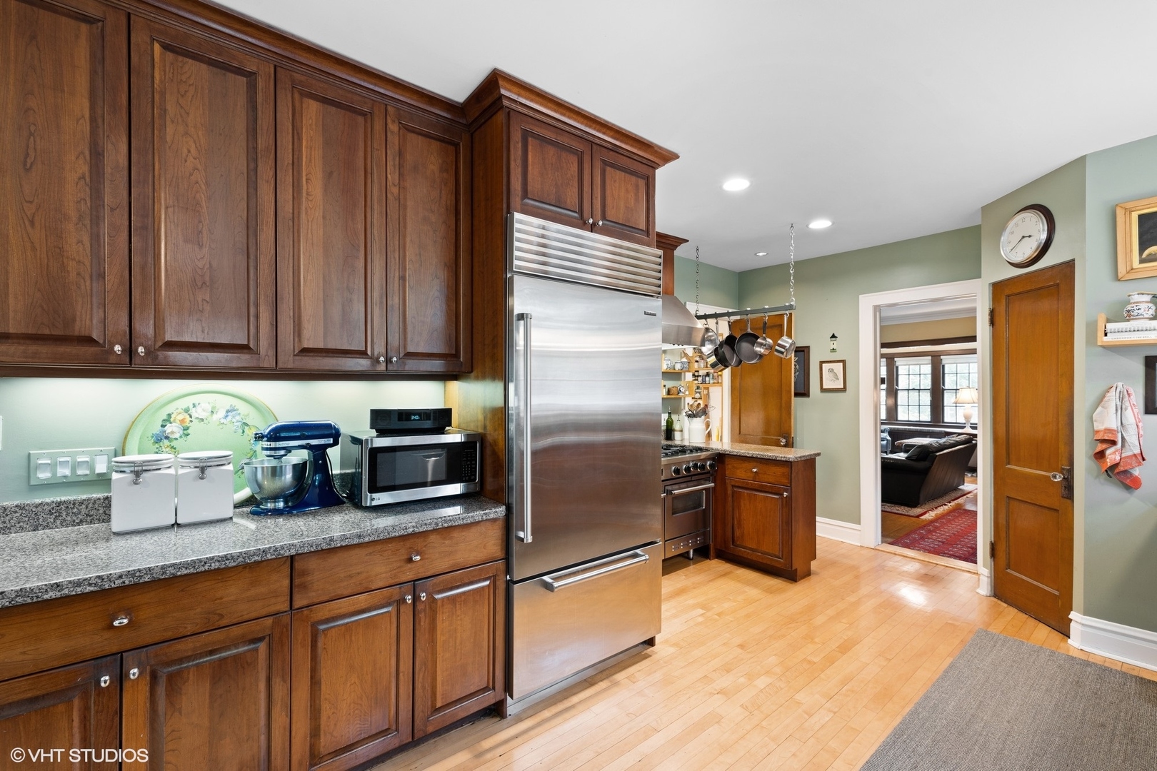 355 North Delaplaine Road Riverside, IL 60546 - Photo 14 of 39