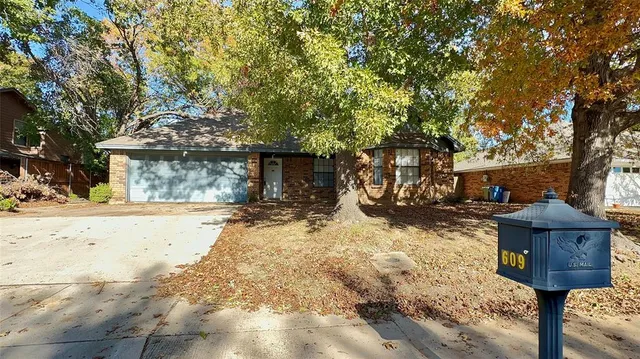 $299,000 | 609 Main Street, Roanoke, TX 76262