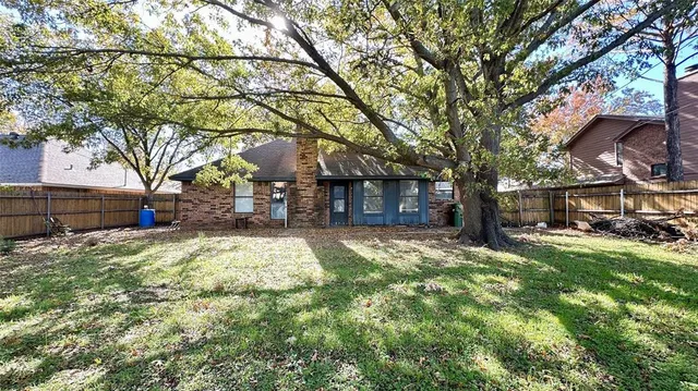 $299,000 | 609 Main Street, Roanoke, TX 76262