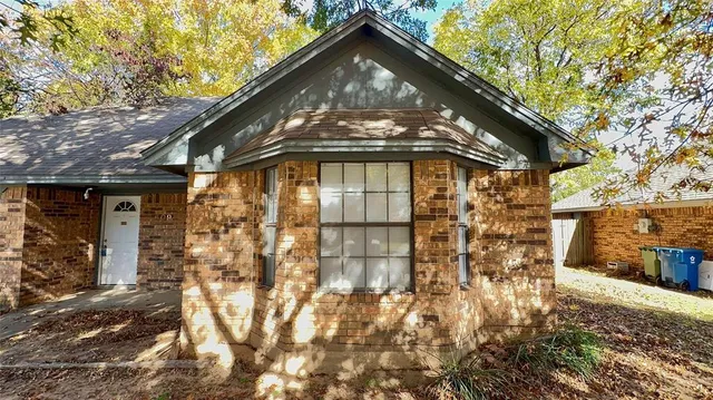 $299,000 | 609 Main Street, Roanoke, TX 76262