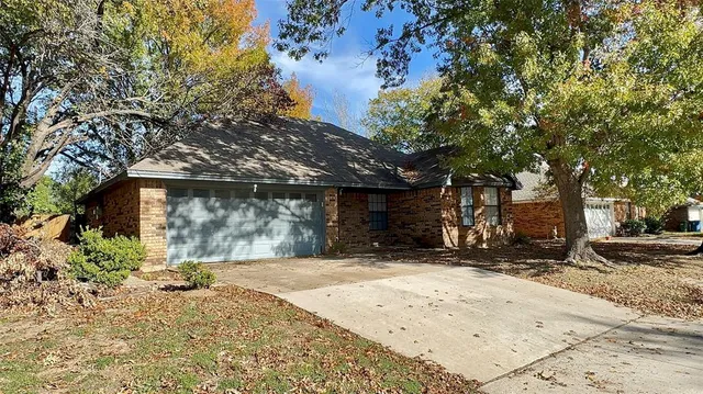 $299,000 | 609 Main Street, Roanoke, TX 76262