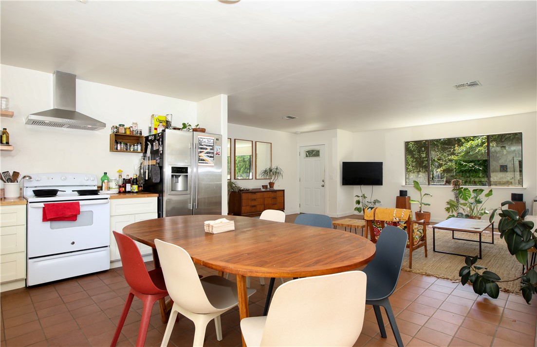 15050 Morro Road Atascadero, CA 93422 - Photo 6 of 33 a large kitchen with a table and chairs