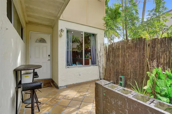 $215,000 | 8226 Northwest 8th Place, Unit 6, Fort Lauderdale, FL 33324