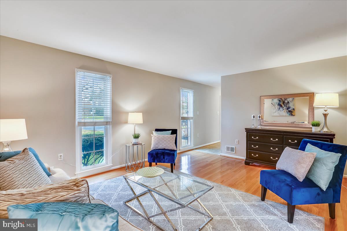 6600 Garrett Road Rockville, MD 20855 - Photo 6 of 66 Bright light Formal Living Room