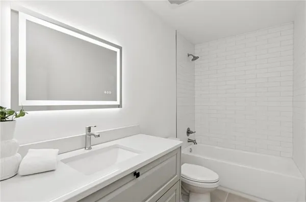 $659,000 | 2605 West Paseo Boulevard, Kansas City, MO 64108