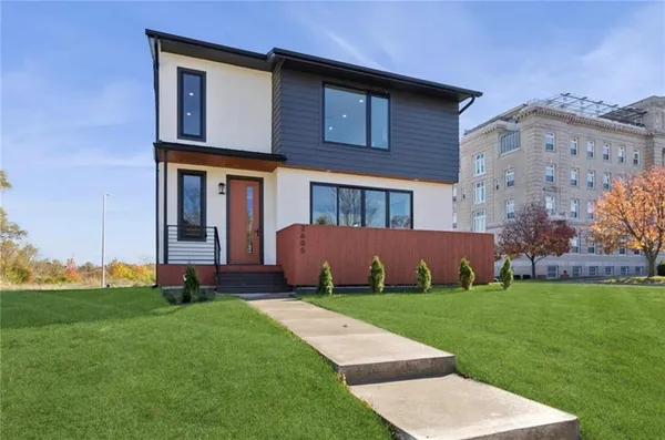 $659,000 | 2605 West Paseo Boulevard, Kansas City, MO 64108
