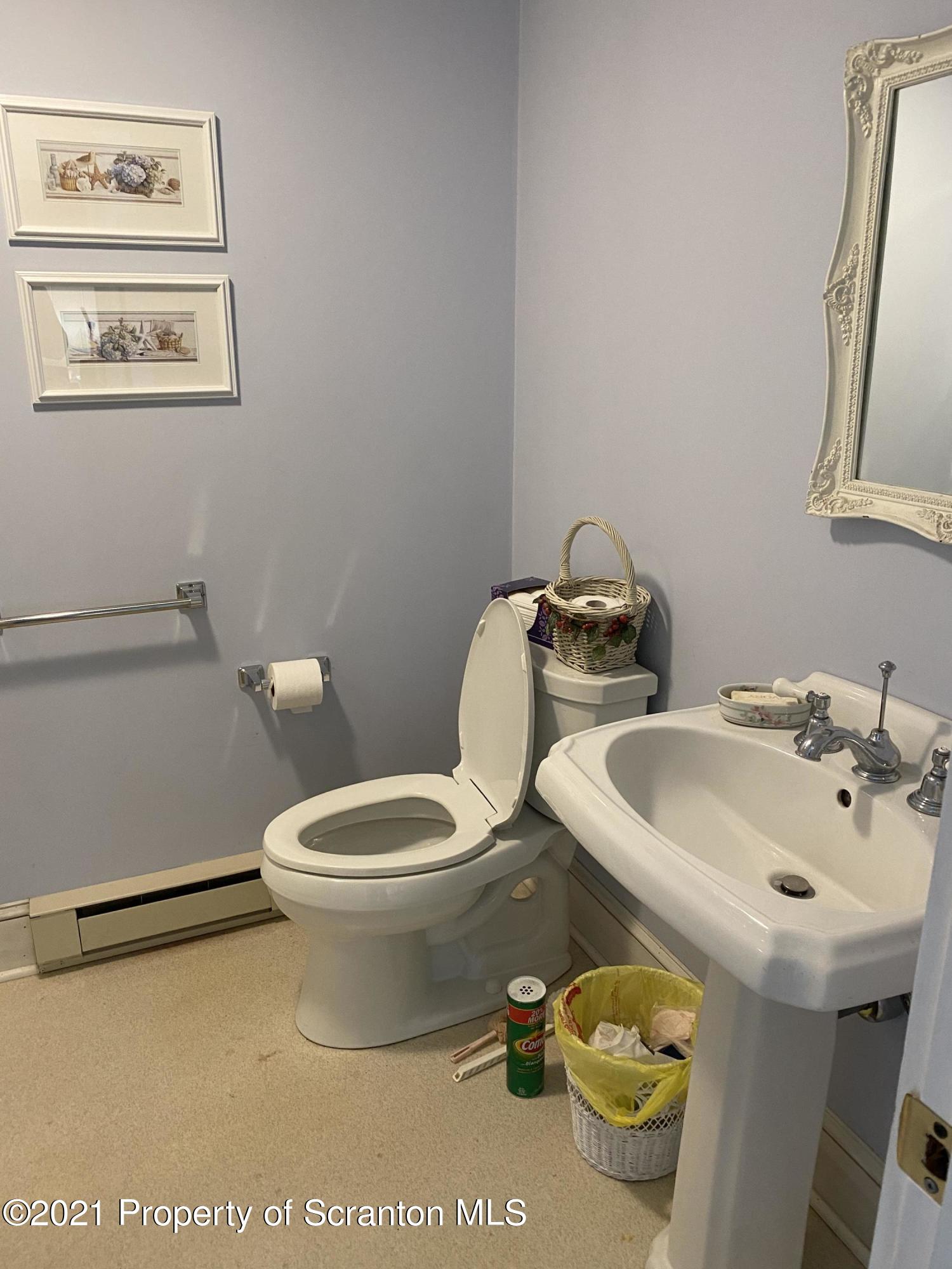 1405 State Rte 435 Moscow, PA 18444 - Photo 5 of 8 Gallery Image 5