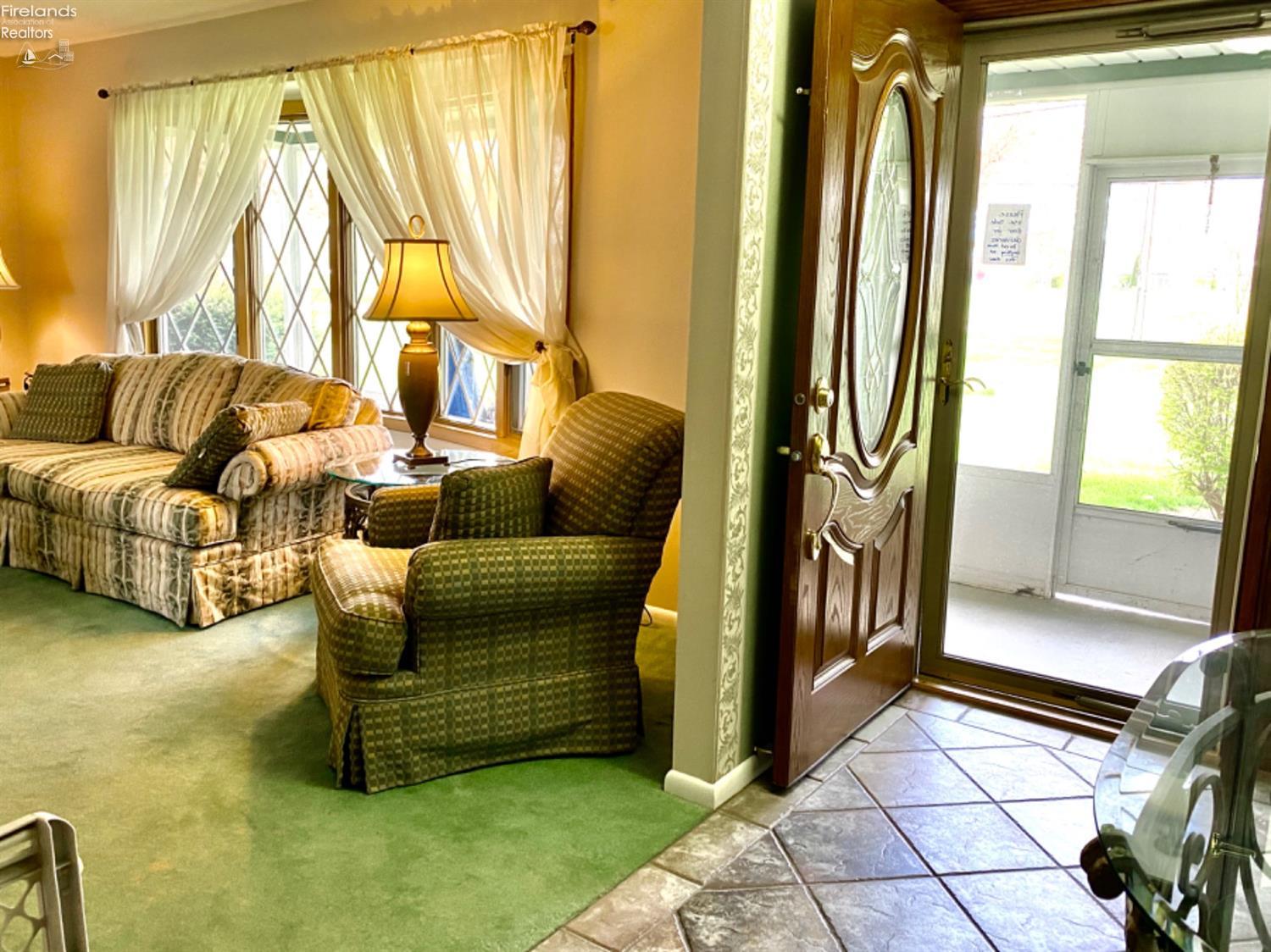 4450 Beach Club Road Port Clinton, OH 43452 - Photo 17 of 23 Gallery Image 17