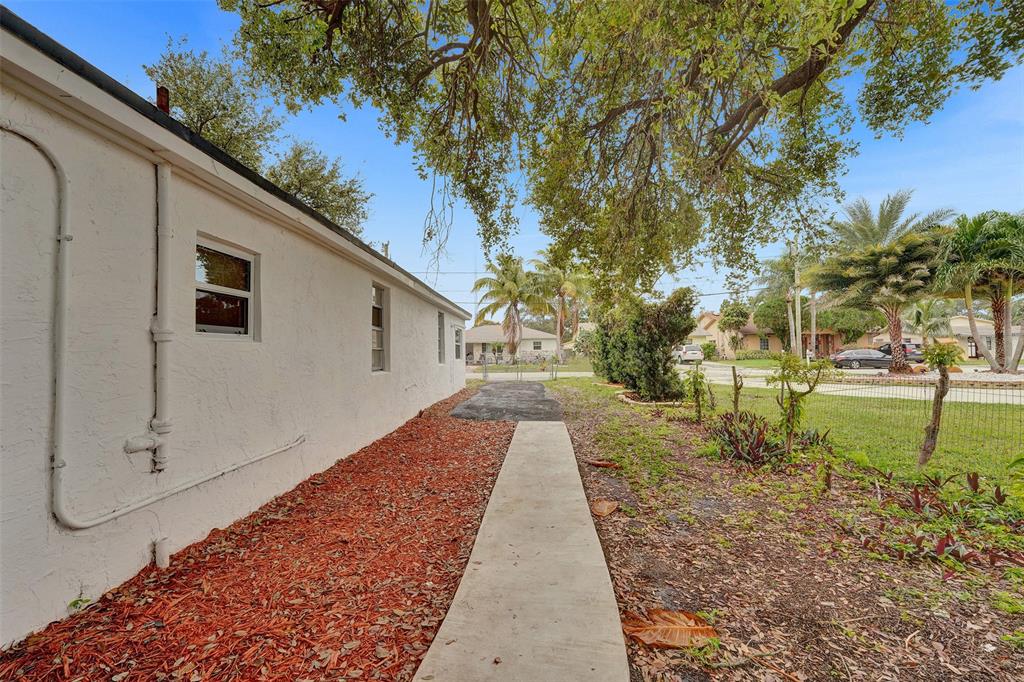 5025 Southwest 22nd Street Hollywood, FL 33023 - Photo 44 of 52