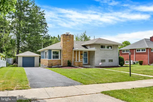 $300,000 | 640 Walton Street, Lemoyne, PA 17043