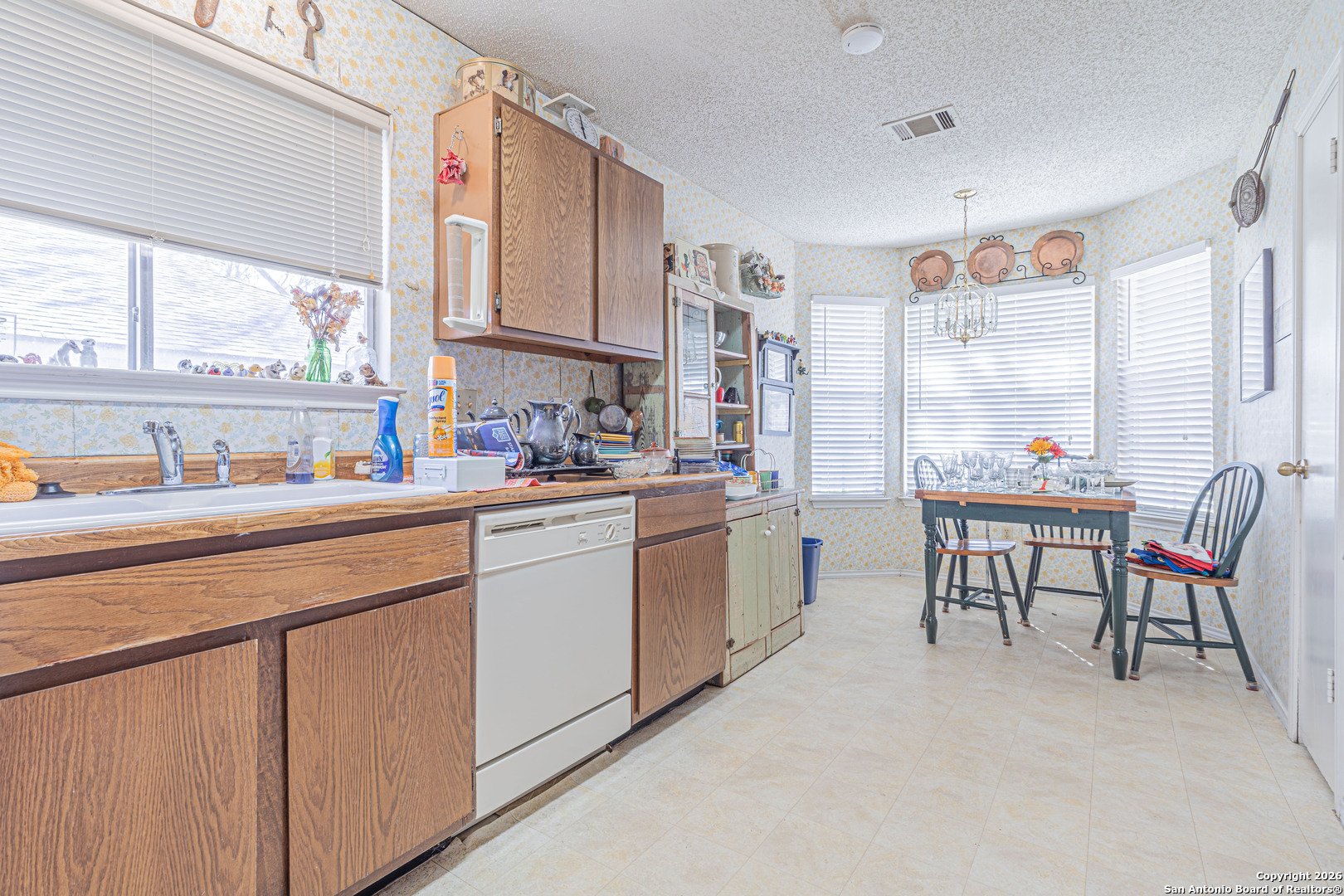 3675 Ridge Cluster Street San Antonio, TX 78247 - Photo 14 of 37