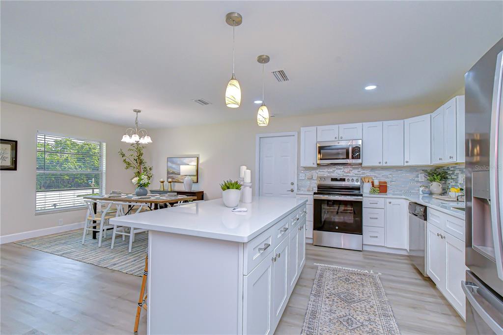 2167 Lakeview Road Clearwater, FL 33764 - Photo 7 of 31