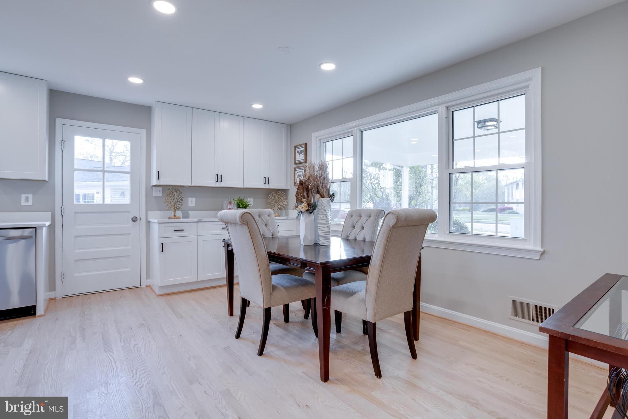 6714 Grey Fox Drive Springfield, VA 22152 - Photo 4 of 44