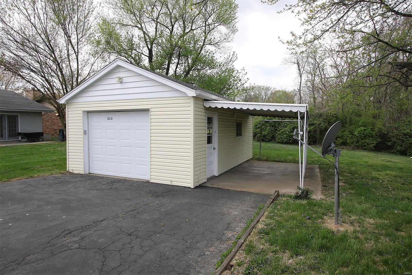 313 Old Fullerton Road Swansea, IL 62226 - Photo 16 of 19