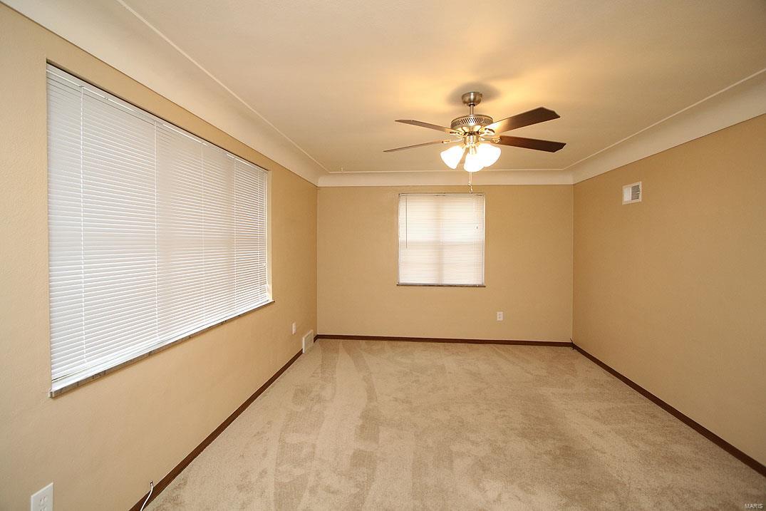 313 Old Fullerton Road Swansea, IL 62226 - Photo 3 of 19