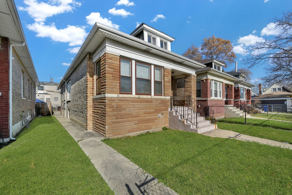 1820 West Marquette Road Chicago, IL 60636 - Photo 2 of 17