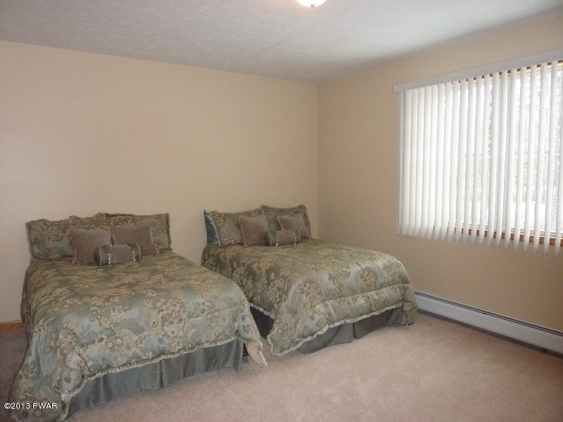 201 Maple Ridge Drive Hawley, PA 18428 - Photo 15 of 52