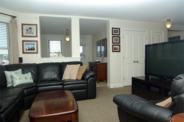429 Border Street, Unit 4 Boston, MA 02128 - Photo 4 of 12
