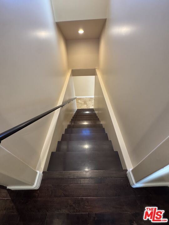 5515 Ruthwood Drive Calabasas, CA 91302 - Photo 34 of 48 a view of entryway