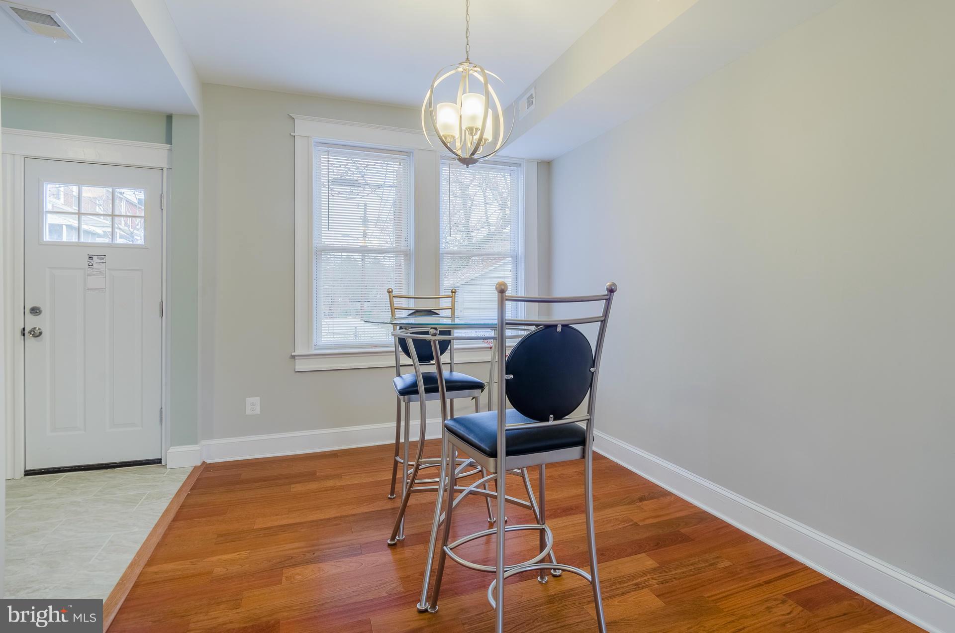 109 South Tremont Road Baltimore, MD 21229 - Photo 5 of 30 Dining Room
