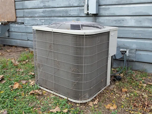 $79,500 | 3818 Penelope Street, Dallas, TX 75210