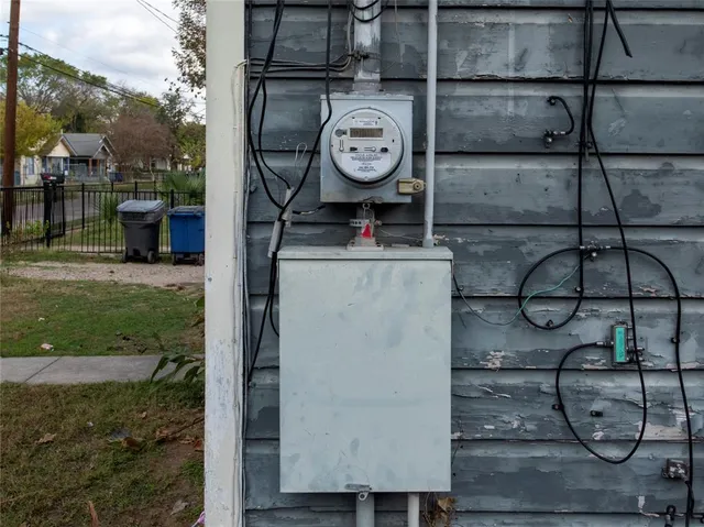 $79,500 | 3818 Penelope Street, Dallas, TX 75210