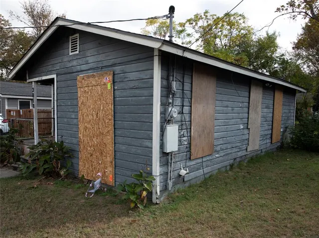 $79,500 | 3818 Penelope Street, Dallas, TX 75210