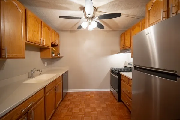 $219,900 | 144 East Bailey Road, Unit G, Naperville, IL 60565