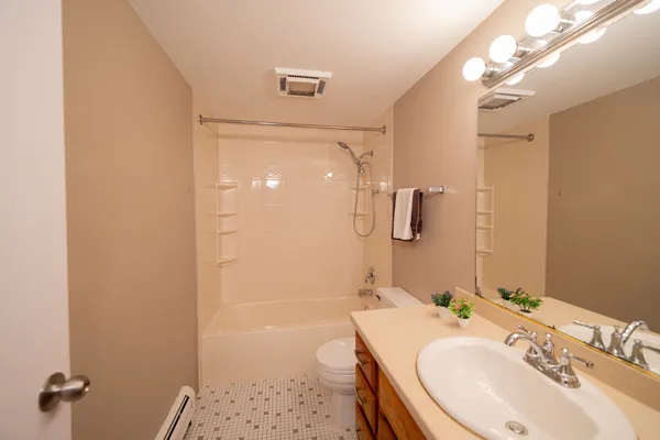 $219,900 | 144 East Bailey Road, Unit G, Naperville, IL 60565