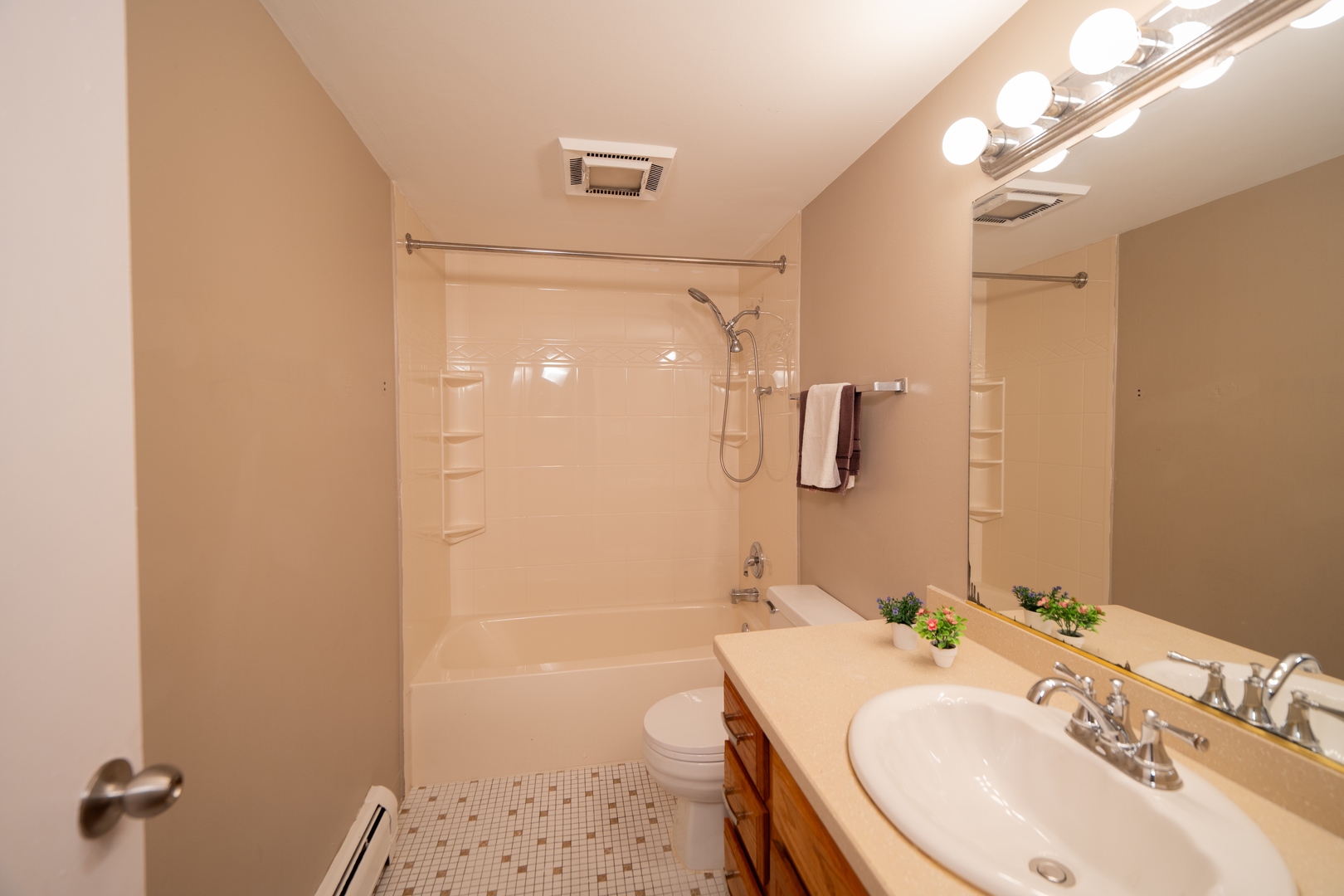 144 East Bailey Road, Unit G Naperville, IL 60565 - Photo 8 of 14