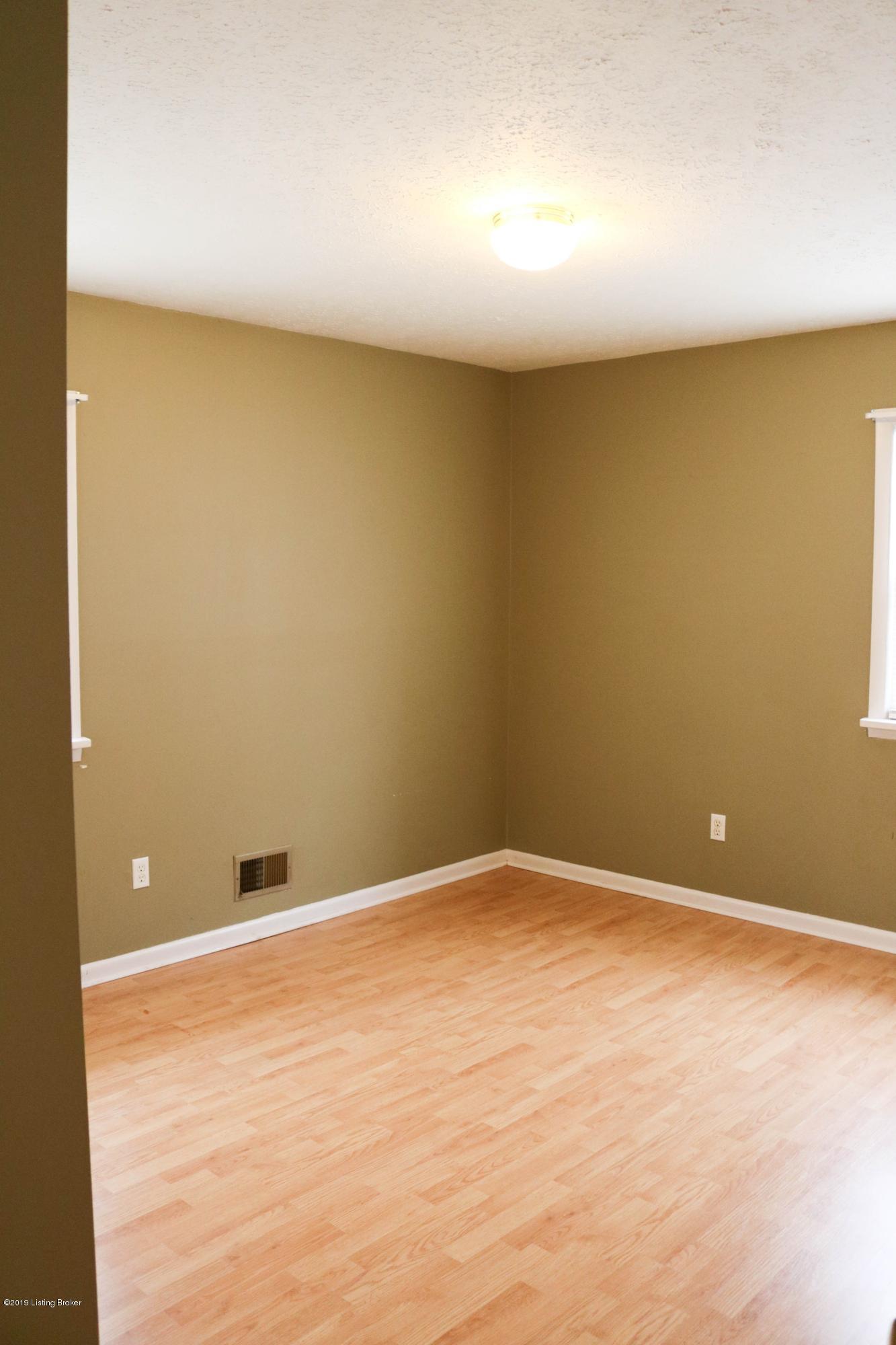 5300 Rayburn Road Louisville, KY 40272 - Photo 43 of 99 43