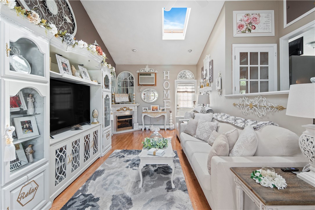 25 Wharf Road Warwick, RI 02889 - Photo 4 of 32 Gallery Image 4