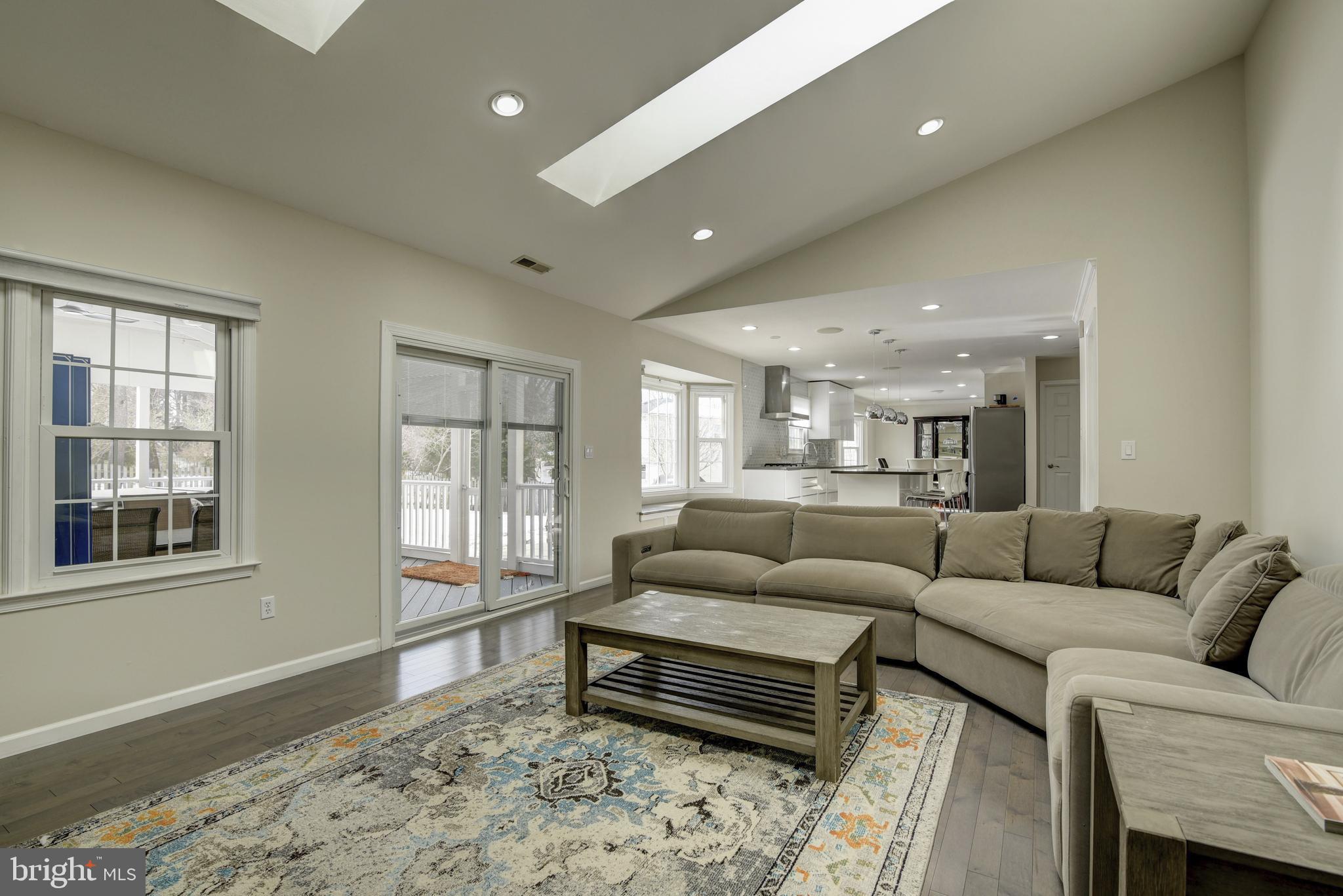 8911 Old Courthouse Road Vienna, VA 22182 - Photo 13 of 62